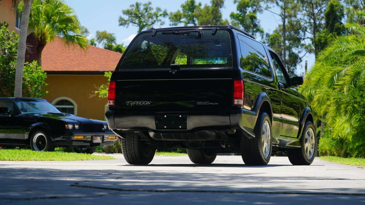 1992 GMC - Image 14 of 31