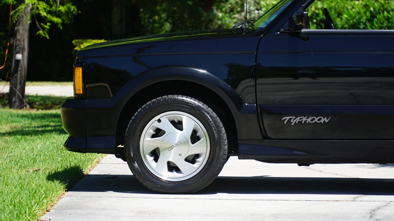 1992 GMC - Image 23 of 31