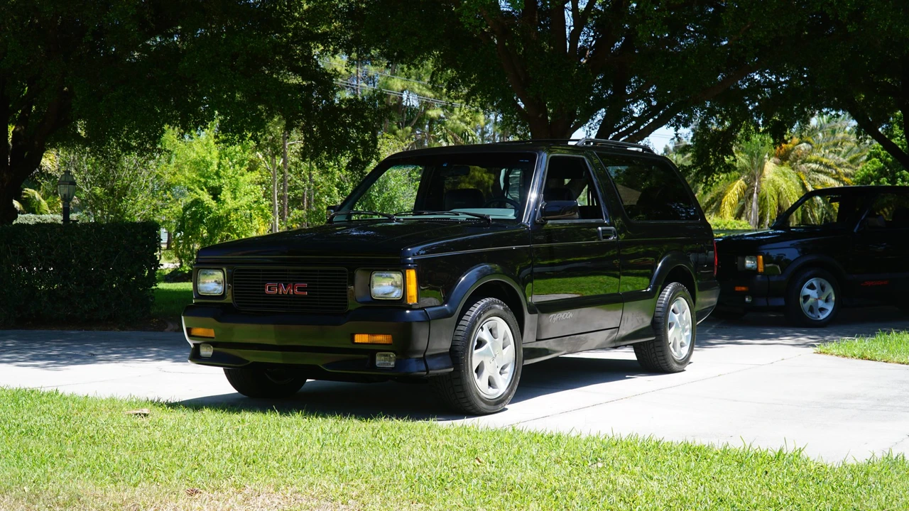1992 GMC - Image 3 of 31