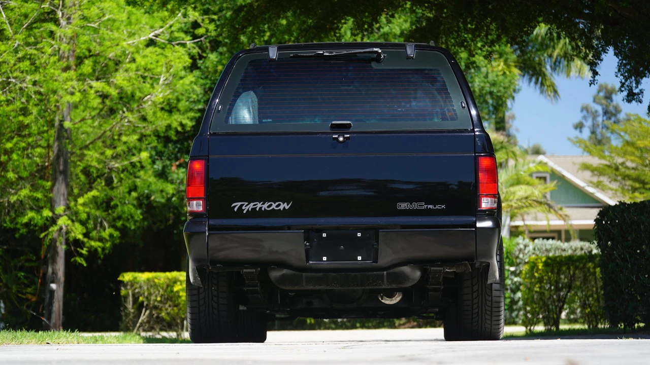 1992 GMC - Image 18 of 31