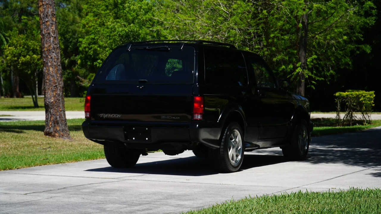 1992 GMC - Image 13 of 31