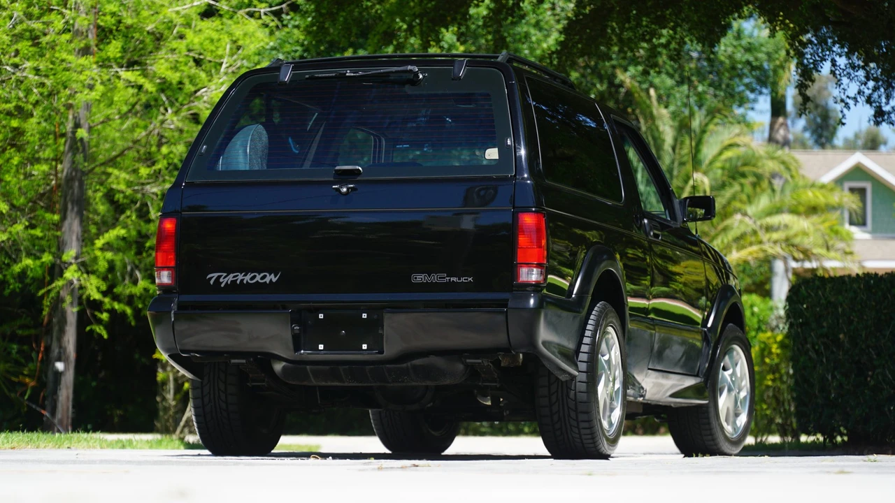 1992 GMC - Image 17 of 31
