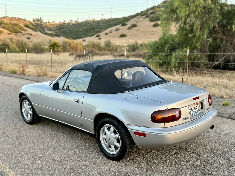 1992 Mazda NA MX-5 Miata - Image 7 of 31