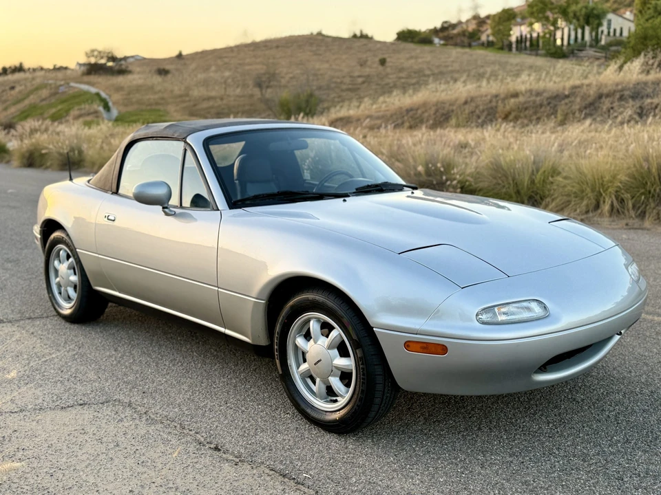 1992 Mazda NA MX-5 Miata - Image 11 of 31