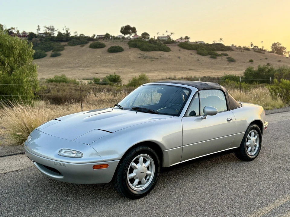 1992 Mazda NA MX-5 Miata - Image 2 of 31
