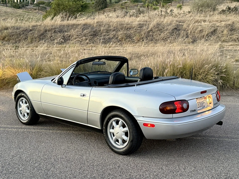 1992 Mazda NA MX-5 Miata - Image 24 of 31