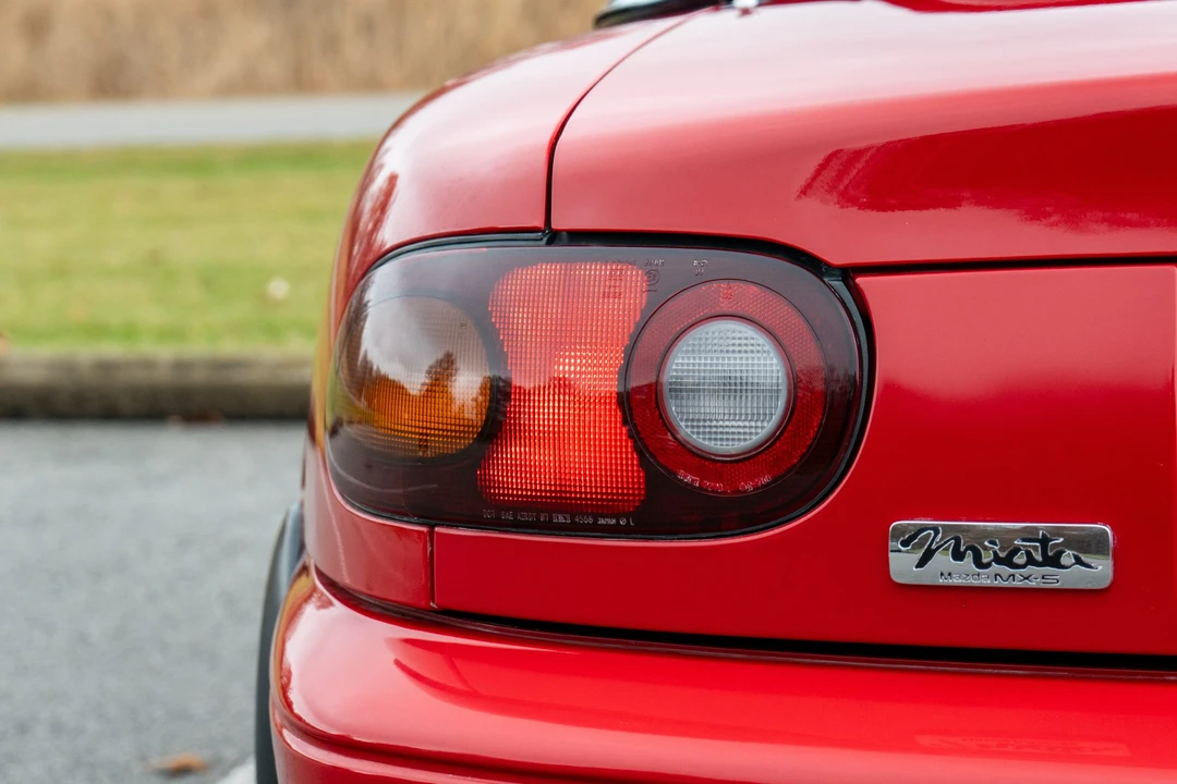 1992 Mazda NA MX-5 Miata - Image 15 of 31