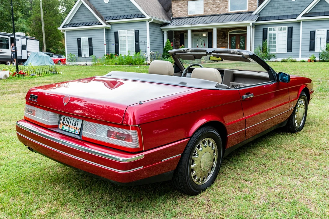 1993 Cadillac Allante - Image 19 of 31