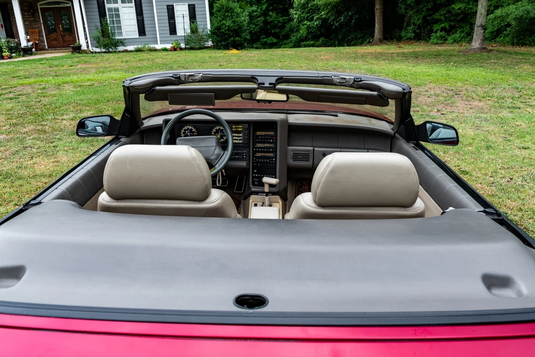1993 Cadillac Allante - Image 28 of 31