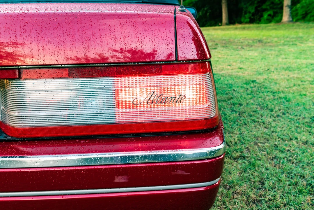 1993 Cadillac Allante - Image 29 of 31