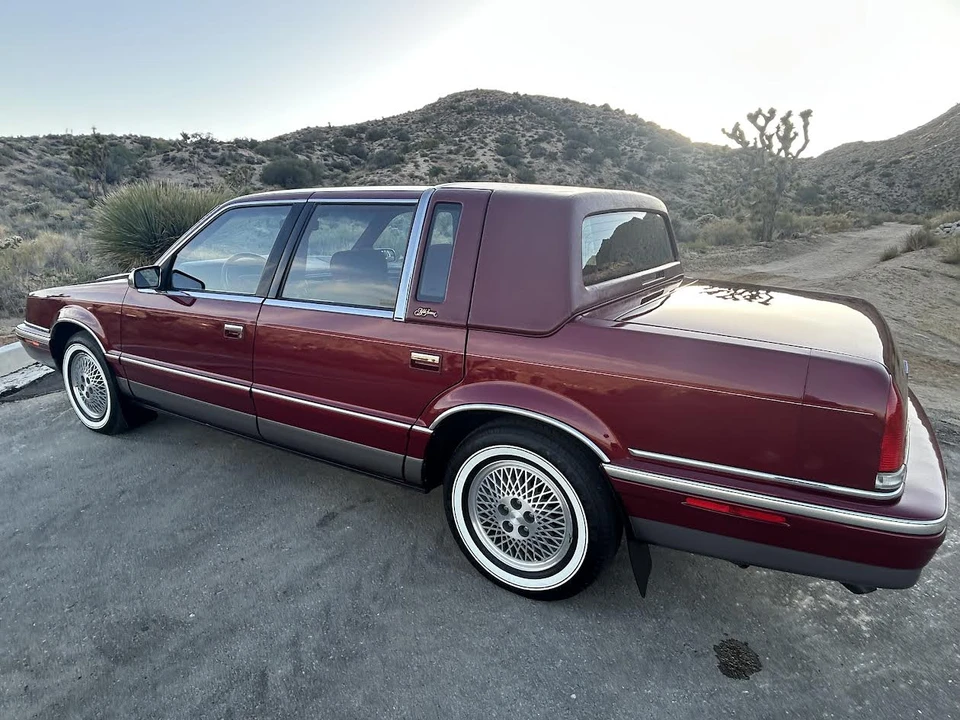 1993 Chrysler New Yorker - Image 10 of 31