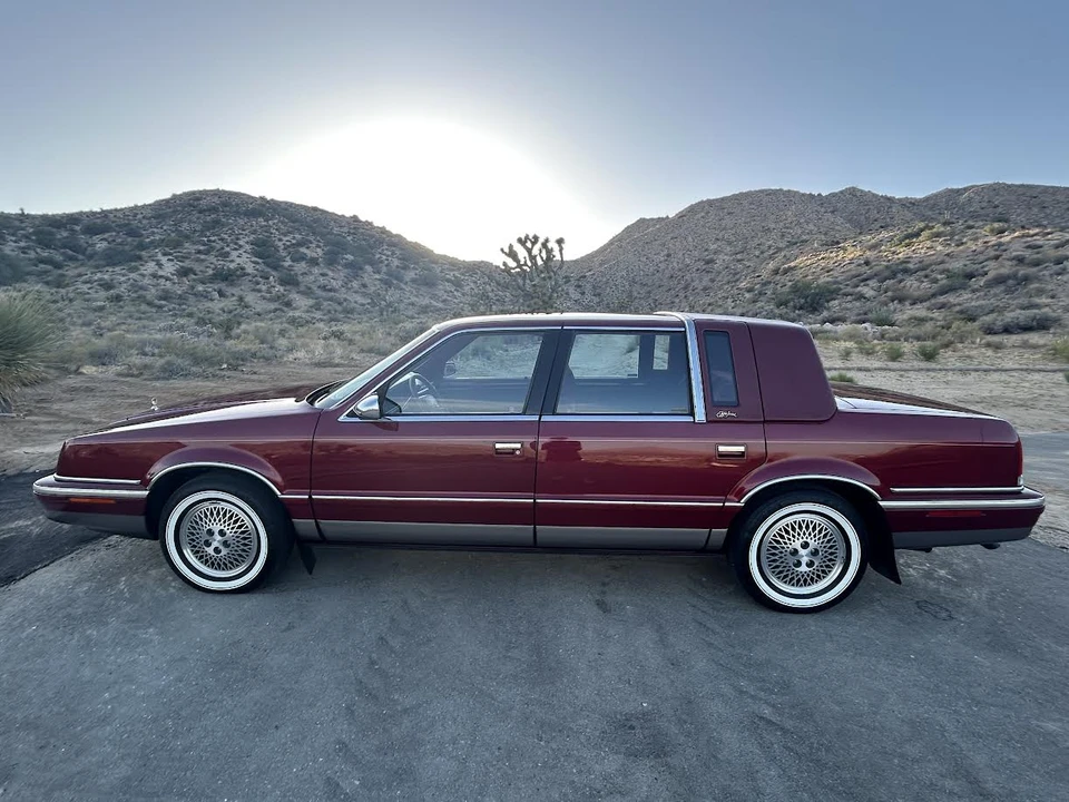 1993 Chrysler New Yorker - Image 9 of 31