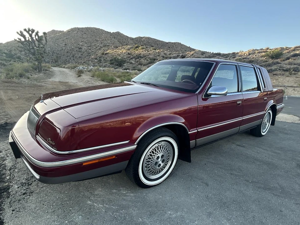1993 Chrysler New Yorker - Image 5 of 31