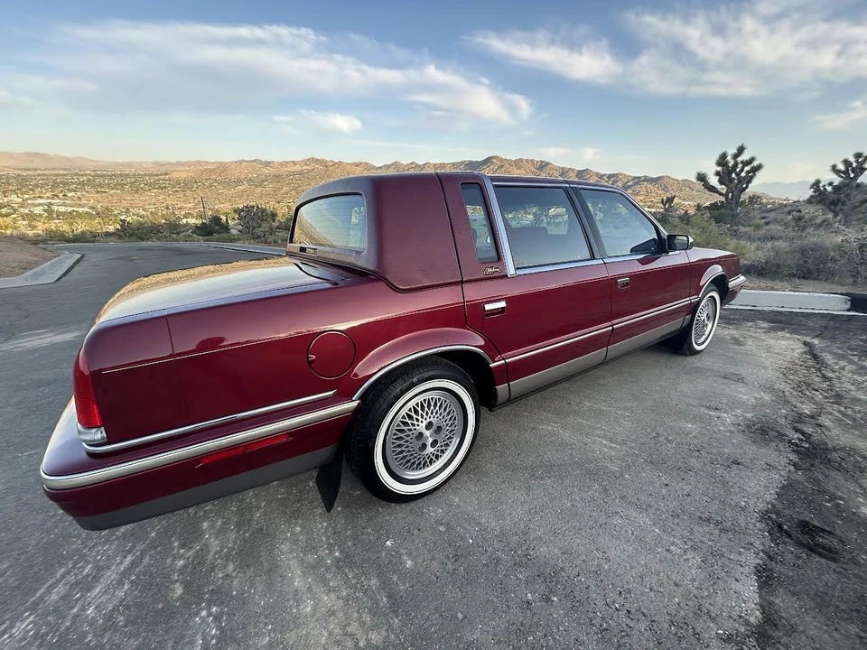 1993 Chrysler New Yorker - Image 16 of 31