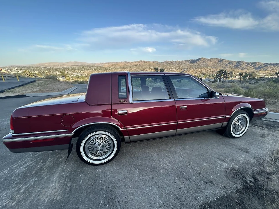 1993 Chrysler New Yorker - Image 17 of 31
