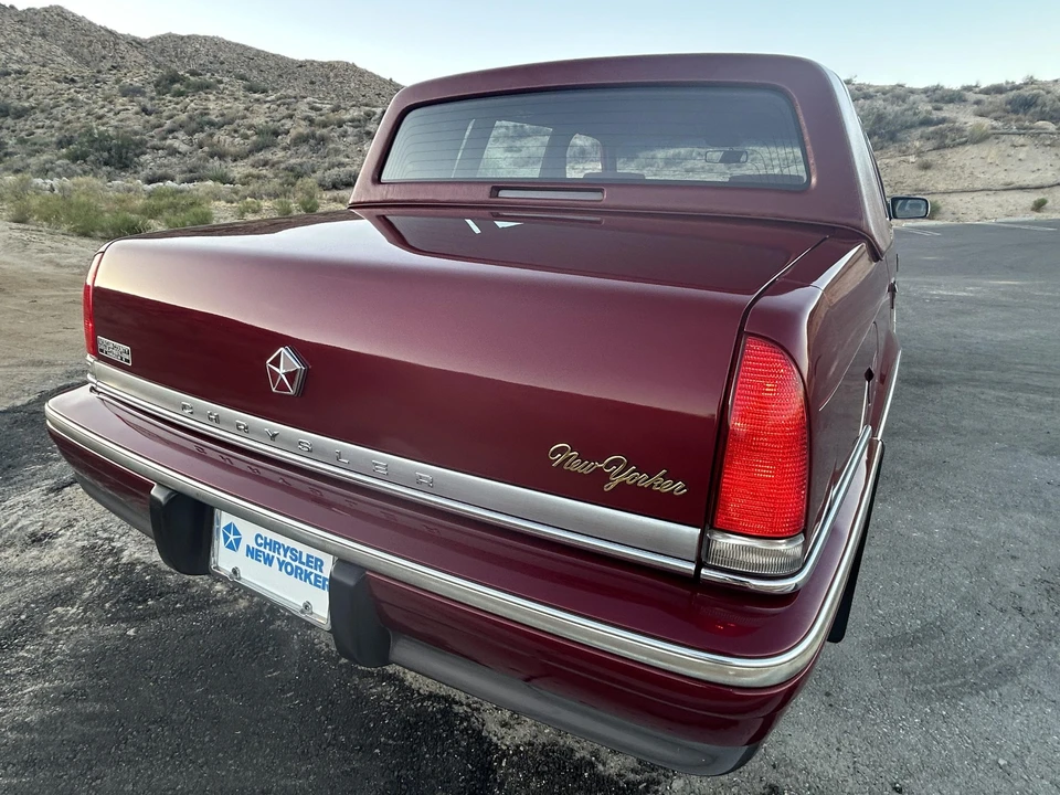 1993 Chrysler New Yorker - Image 30 of 31