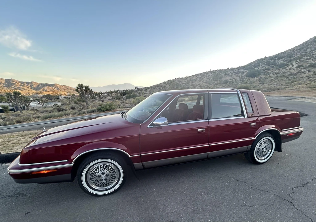 1993 Chrysler New Yorker - Image 8 of 31