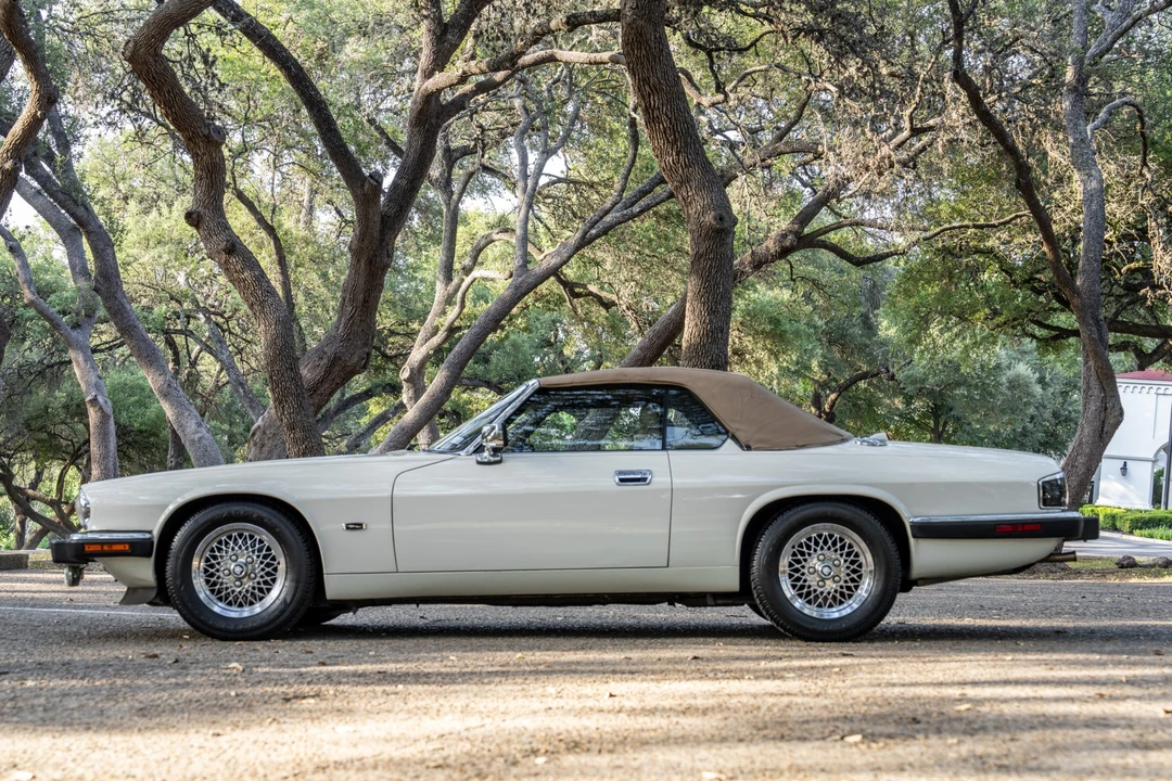 1993 Jaguar XJS Convertible - Image 8 of 31