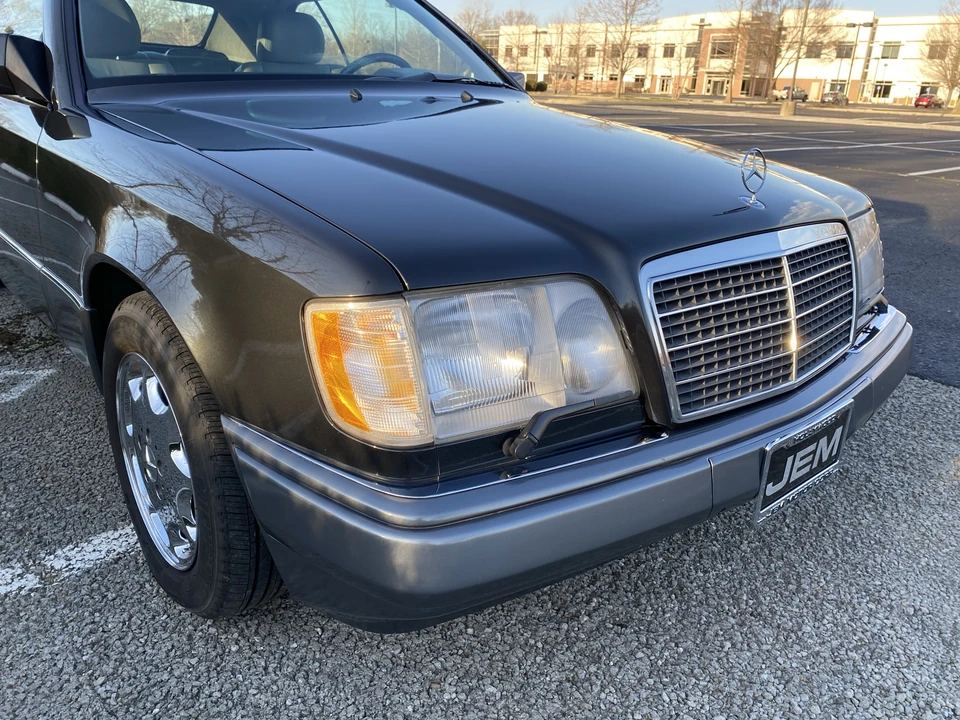 1995 Mercedes-Benz W124 E-Class - Image 23 of 31