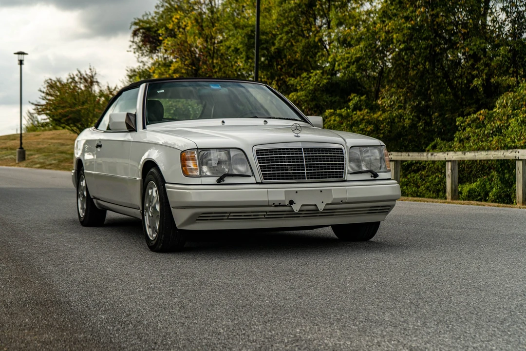 1995 Mercedes-Benz W124 E-Class - Image 12 of 31