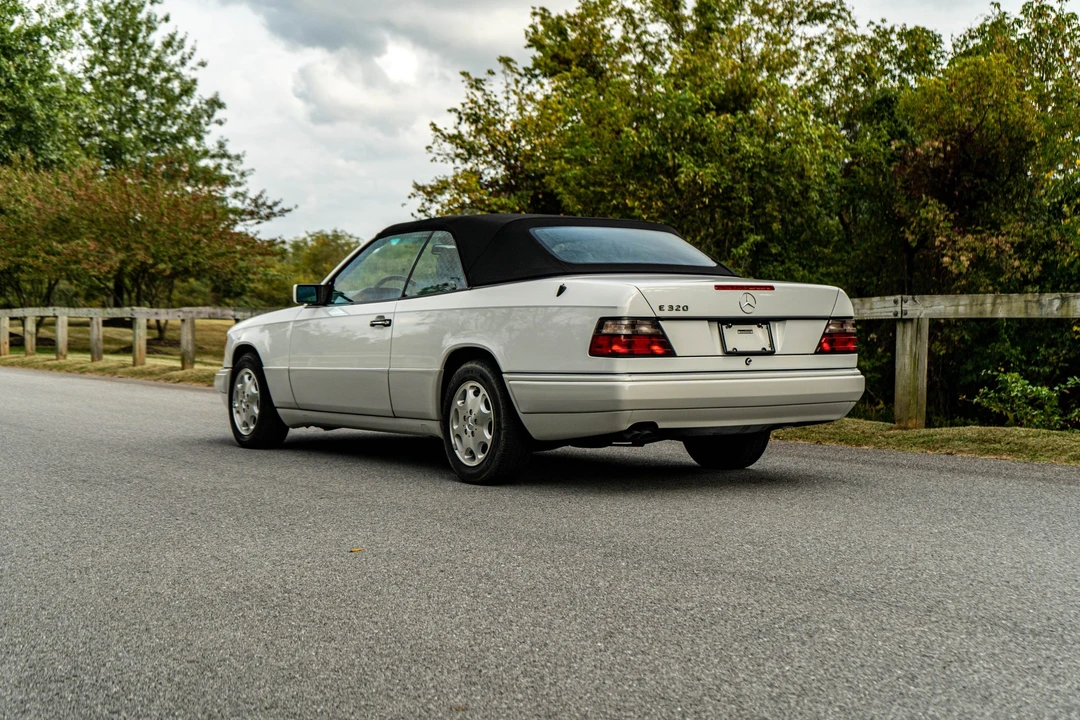 1995 Mercedes-Benz W124 E-Class - Image 6 of 31