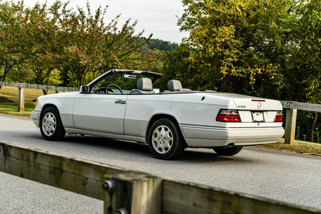 1995 Mercedes-Benz W124 E-Class - Image 23 of 31