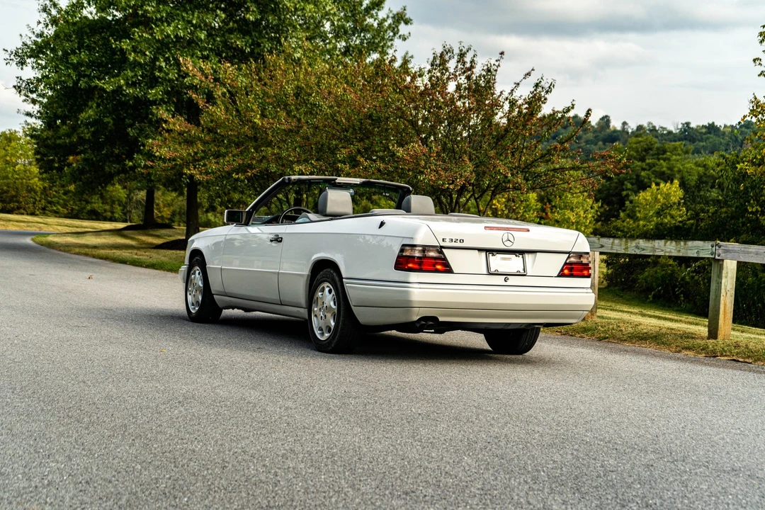 1995 Mercedes-Benz W124 E-Class - Image 24 of 31
