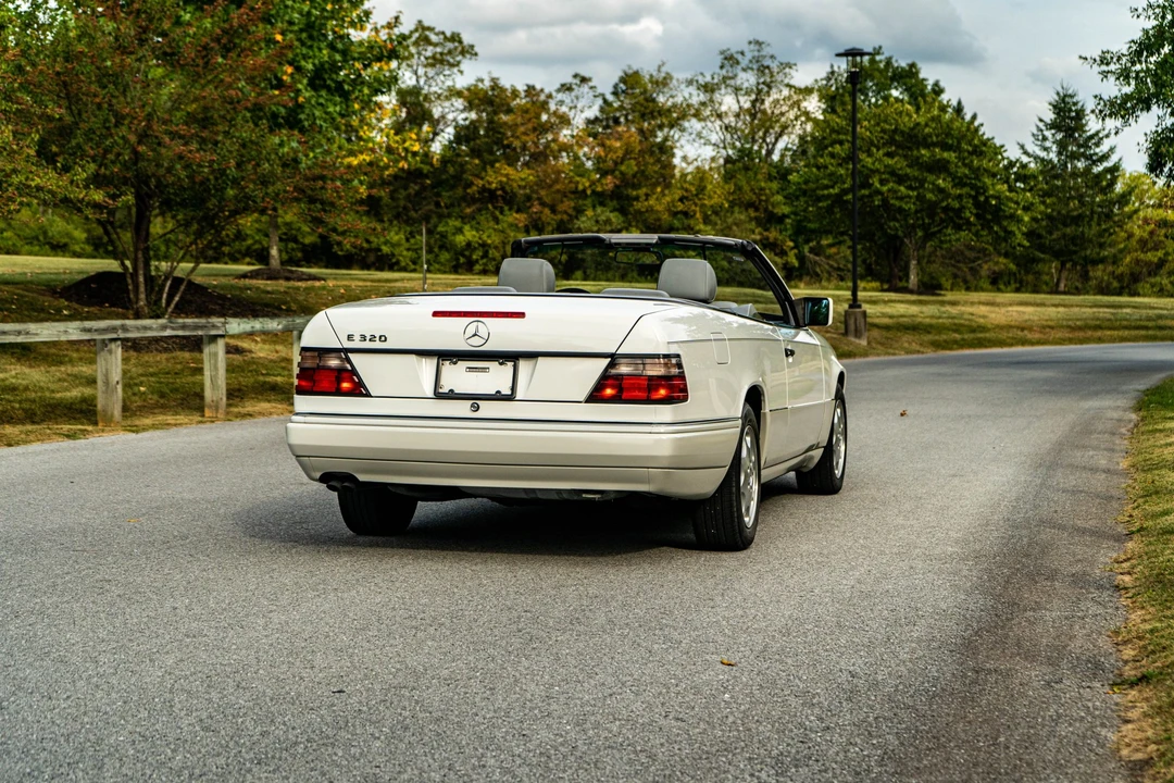 1995 Mercedes-Benz W124 E-Class - Image 26 of 31