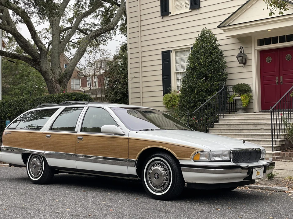 1996 Buick Roadmaster - Image 2 of 31