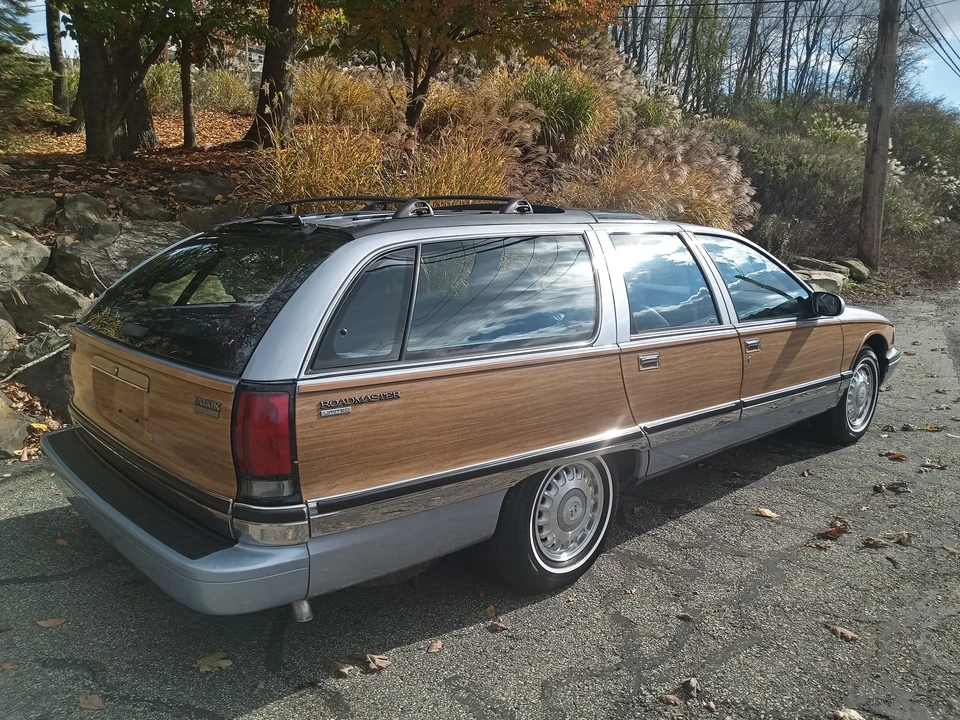1996 Buick Roadmaster - Image 9 of 31