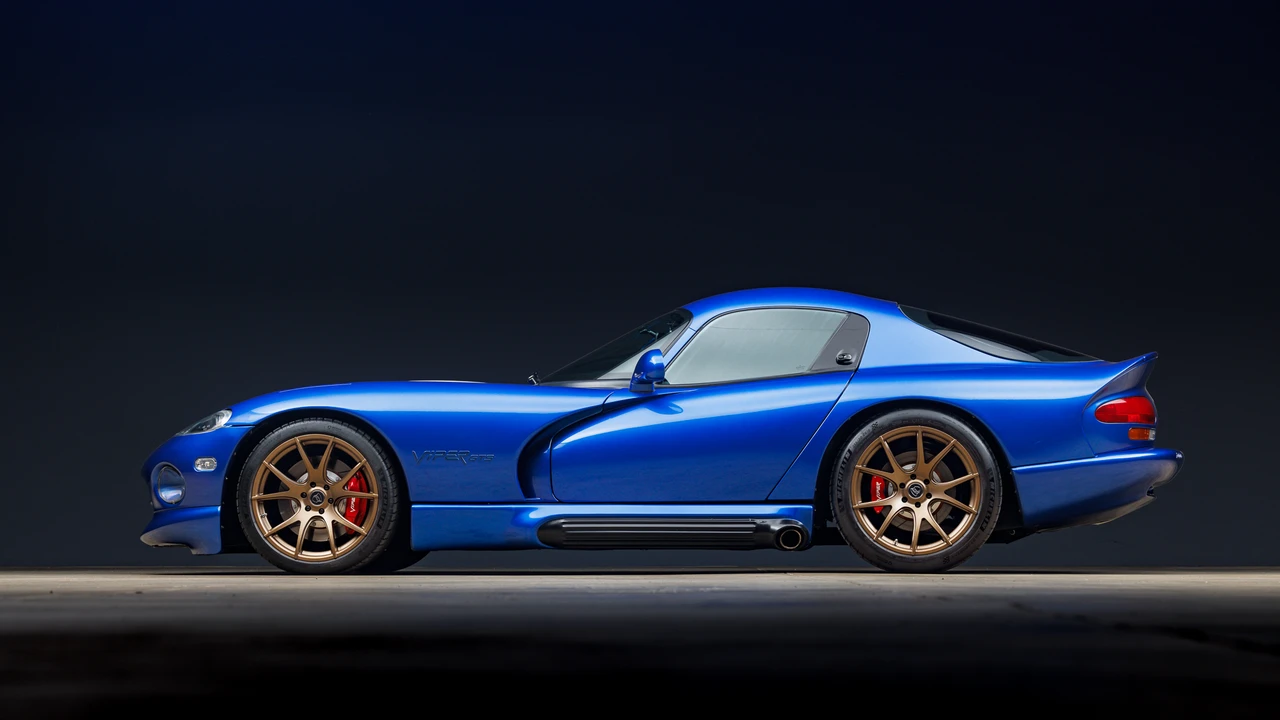 1997 Dodge Viper GTS 2nd Gen - Image 15 of 31