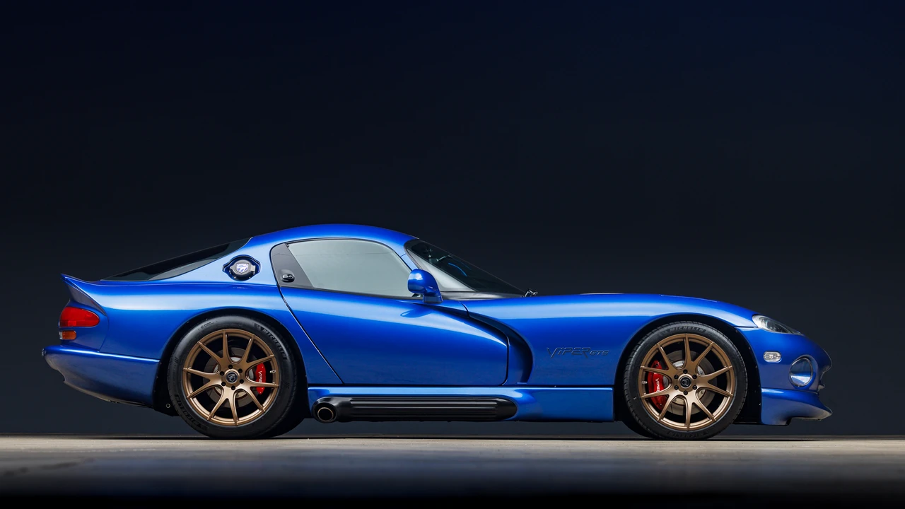 1997 Dodge Viper GTS 2nd Gen - Image 16 of 31