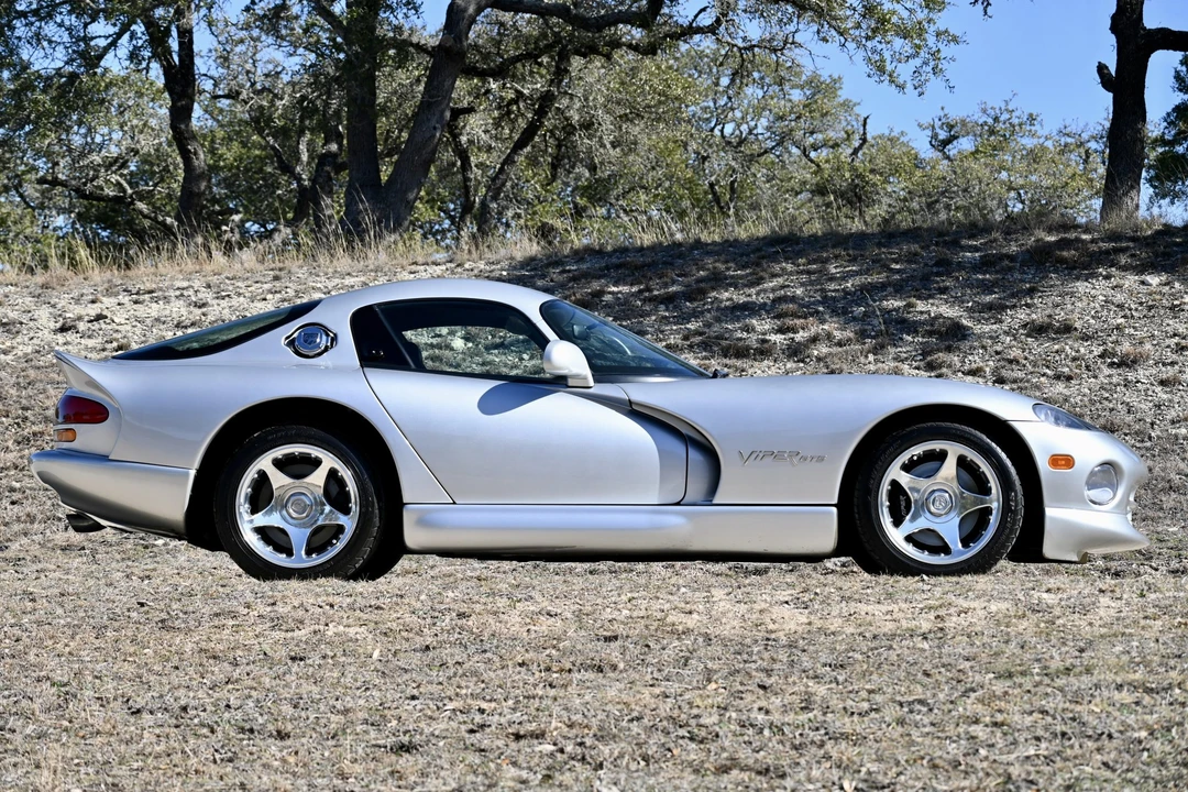 1998 Dodge Viper GTS 2nd Gen - Image 9 of 31