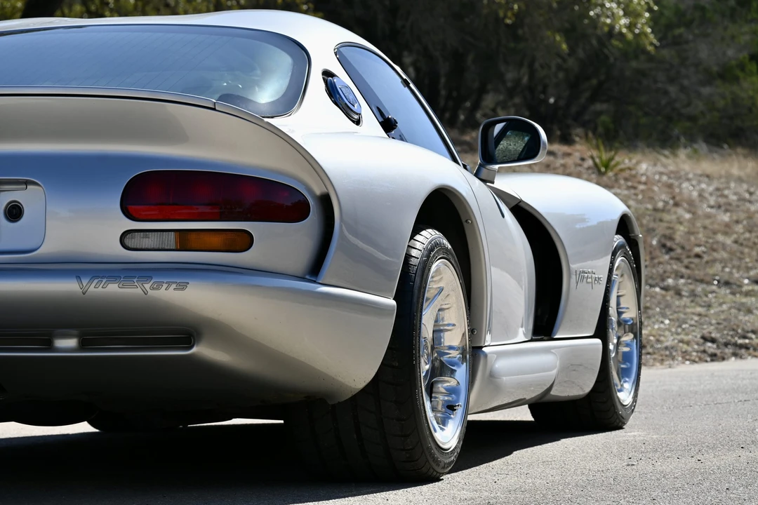 1998 Dodge Viper GTS 2nd Gen - Image 24 of 31