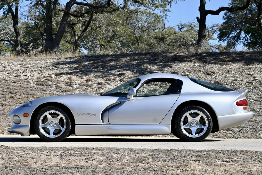 1998 Dodge Viper GTS 2nd Gen - Image 2 of 31