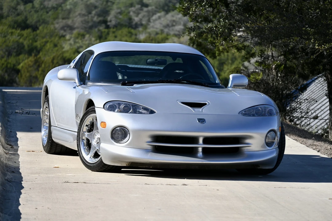 1998 Dodge Viper GTS 2nd Gen - Image 14 of 31