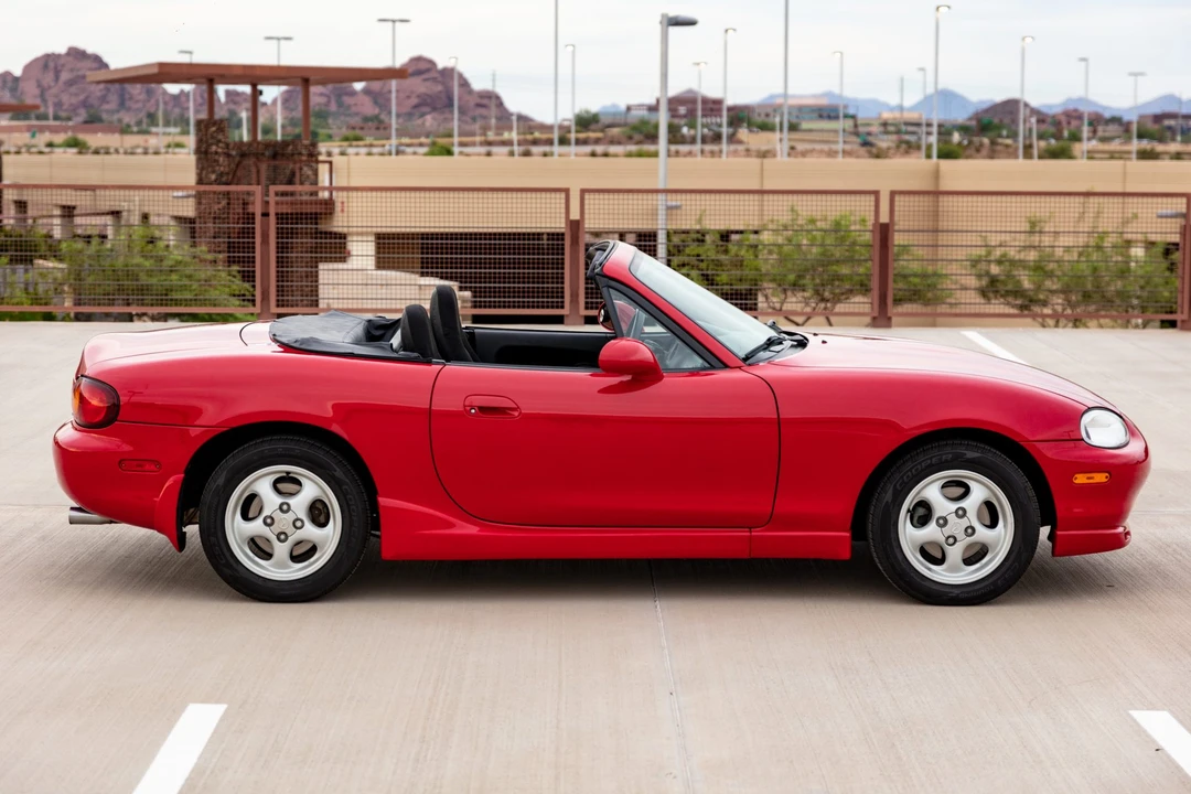 1999 Mazda NB MX-5 Miata - Image 15 of 31