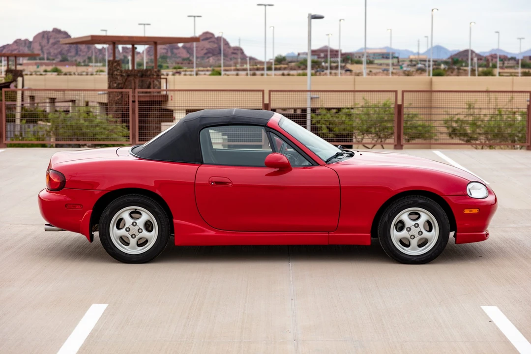 1999 Mazda NB MX-5 Miata - Image 8 of 31