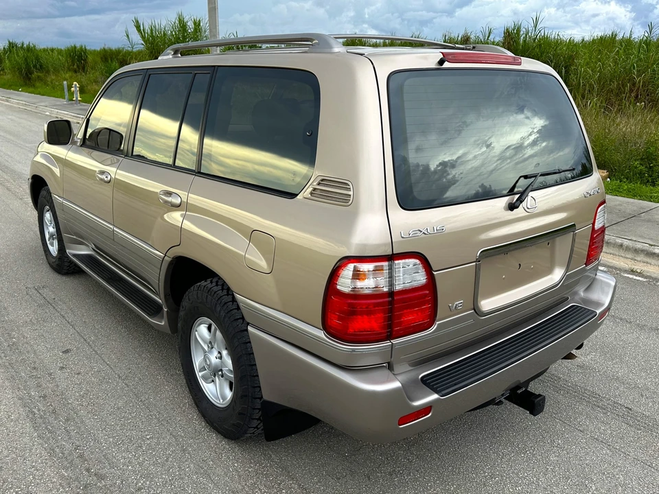 2000 Lexus LX 2nd Gen - Image 31 of 31