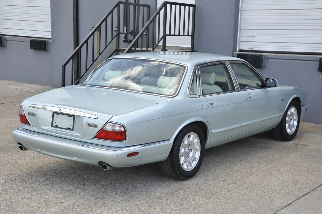 2001 Jaguar X308 XJ - Image 30 of 31