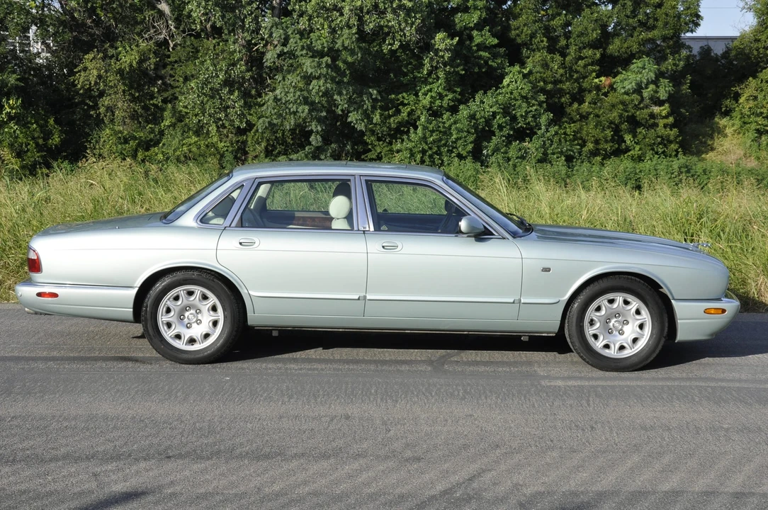 2001 Jaguar X308 XJ - Image 19 of 31