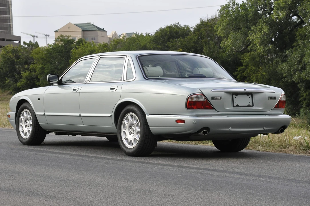 2001 Jaguar X308 XJ - Image 15 of 31