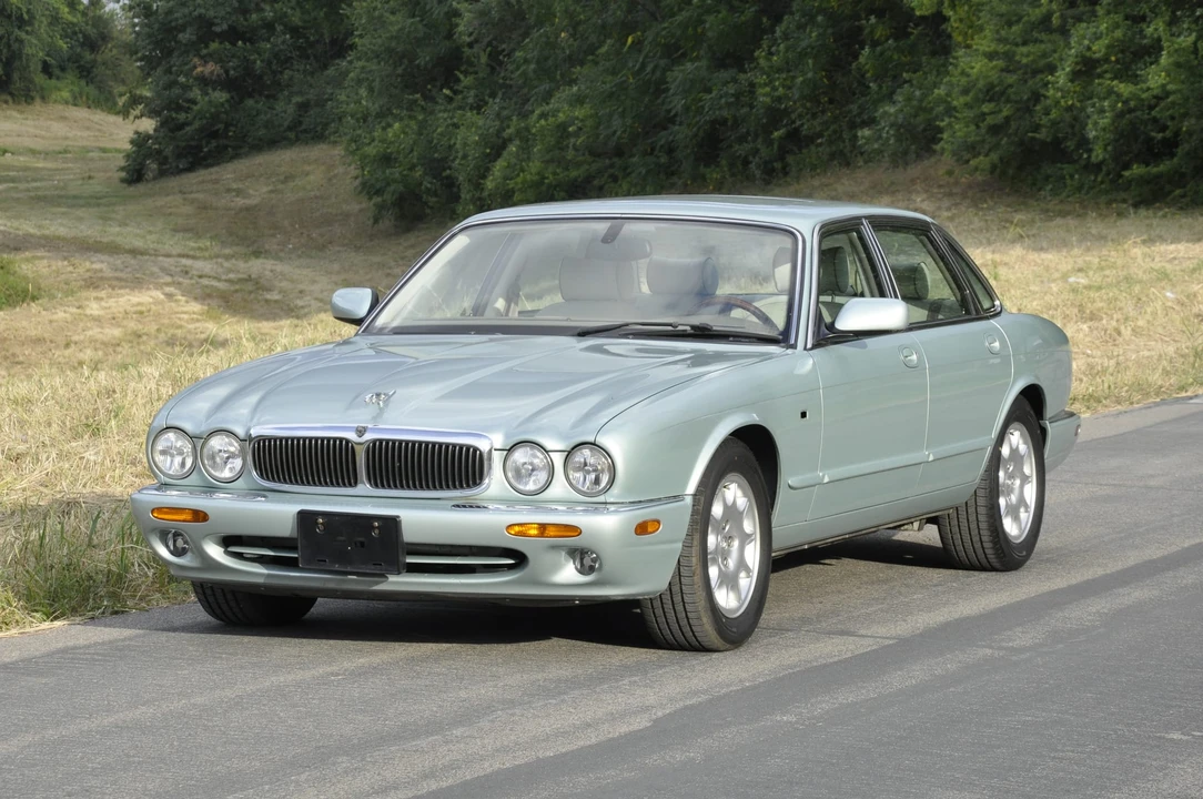 2001 Jaguar X308 XJ - Image 5 of 31