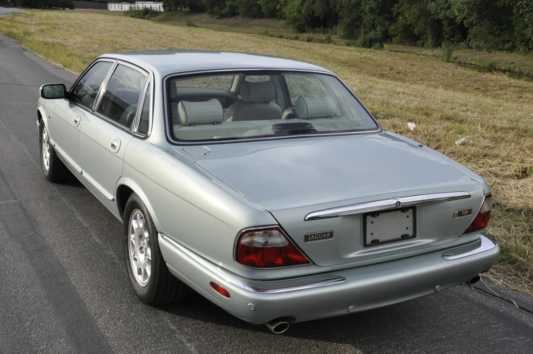 2001 Jaguar X308 XJ - Image 14 of 31