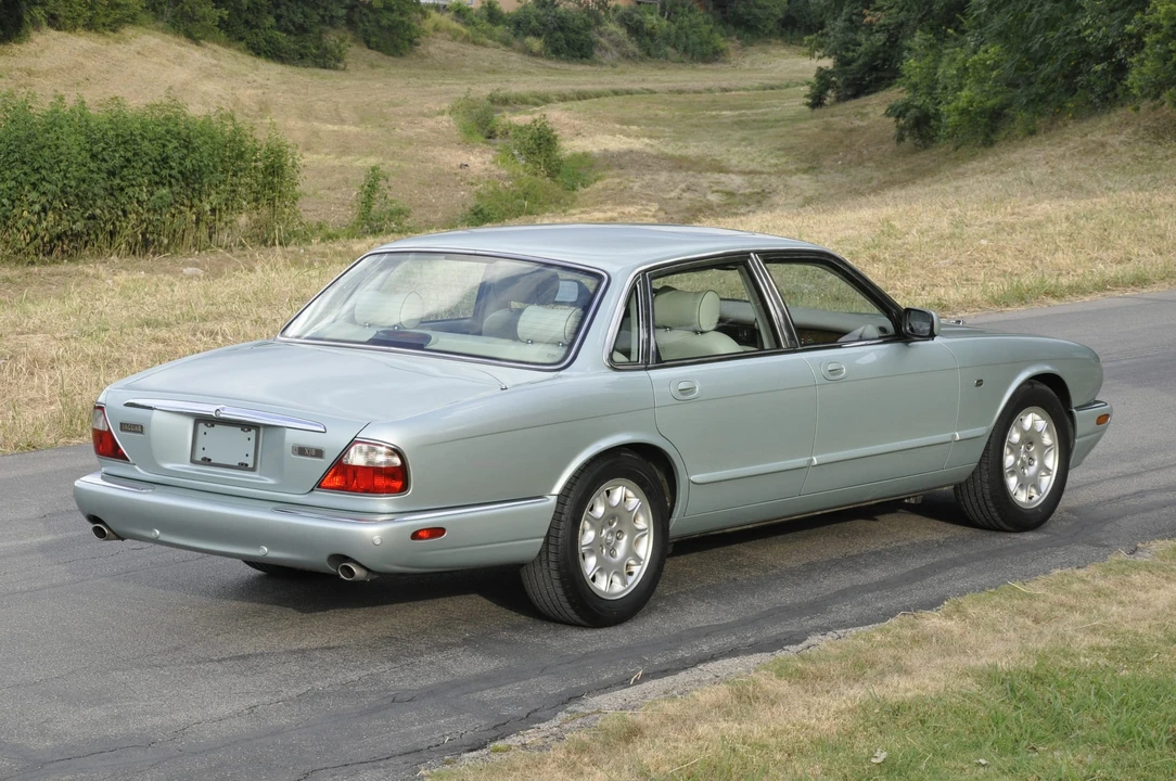 2001 Jaguar X308 XJ - Image 11 of 31