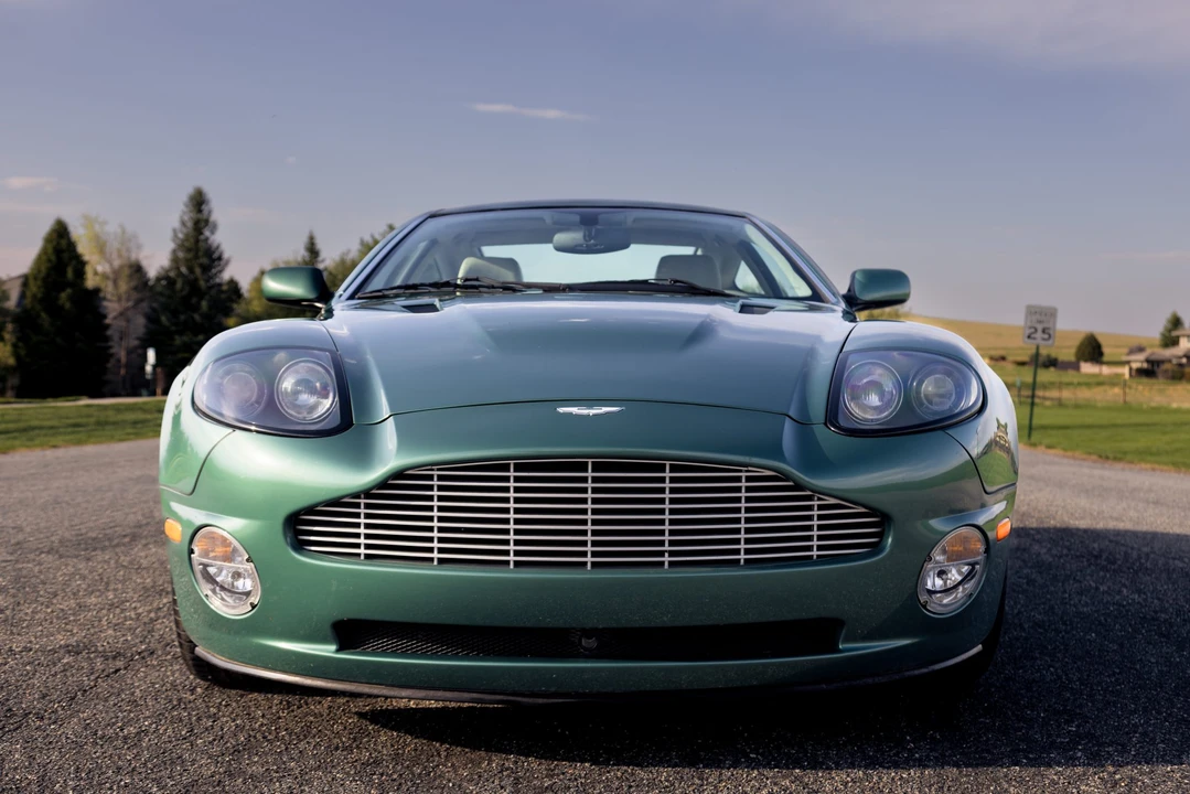 2002 Aston Martin Vanquish 1st Gen - Image 13 of 31