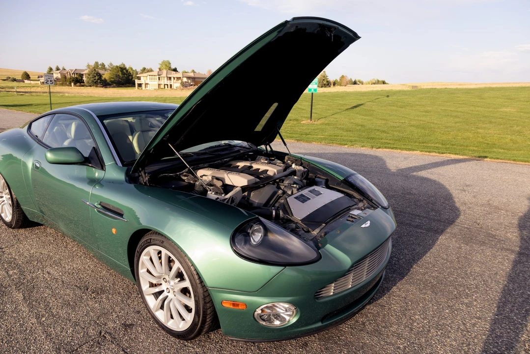 2002 Aston Martin Vanquish 1st Gen - Image 17 of 31