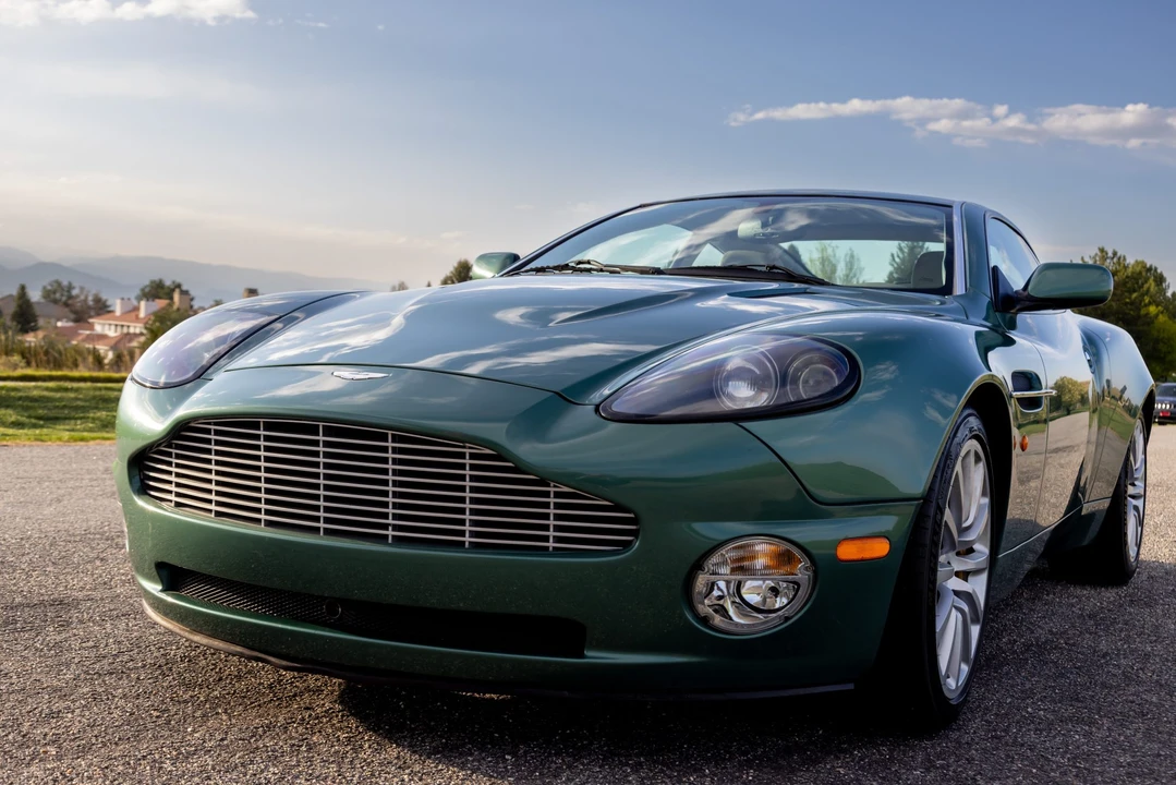 2002 Aston Martin Vanquish 1st Gen - Image 9 of 31