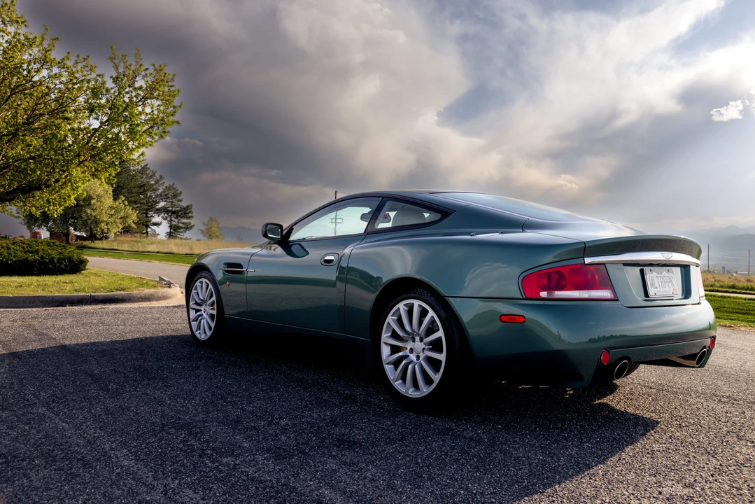 2002 Aston Martin Vanquish 1st Gen - Image 30 of 31