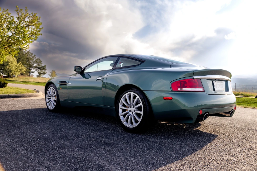 2002 Aston Martin Vanquish 1st Gen - Image 29 of 31